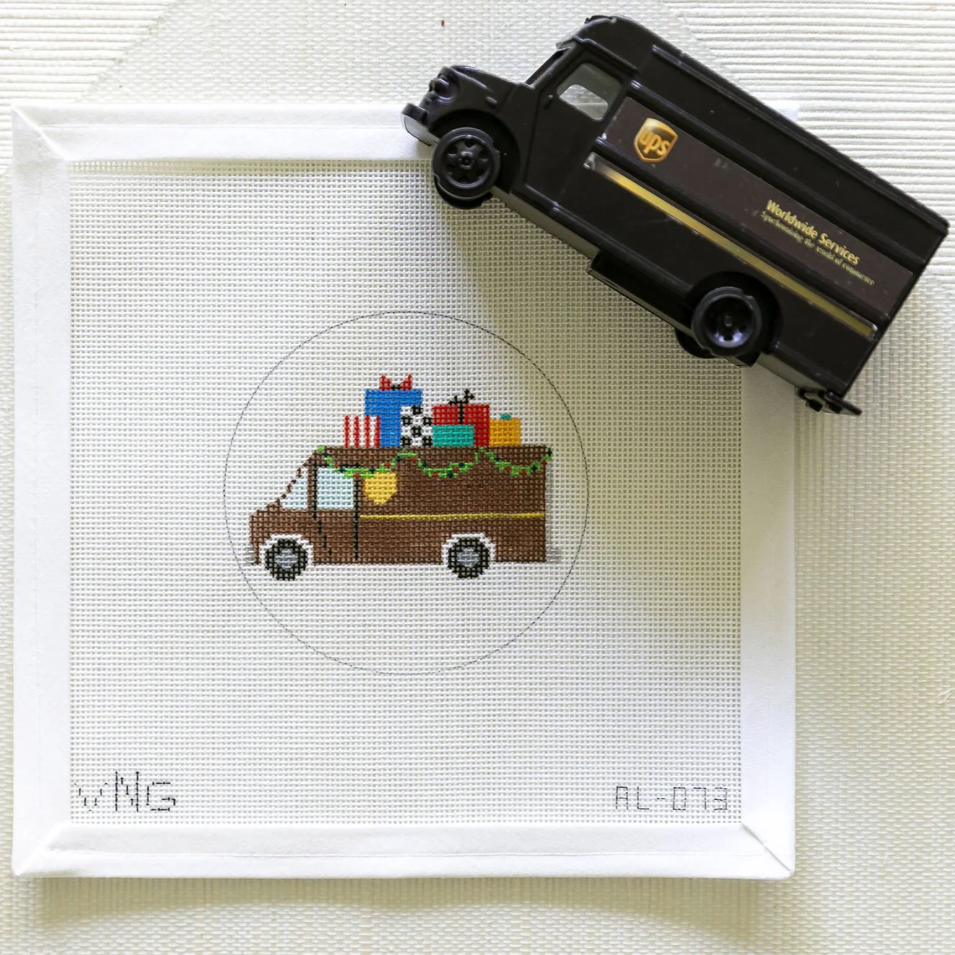 UPS Christmas Truck - Image 2